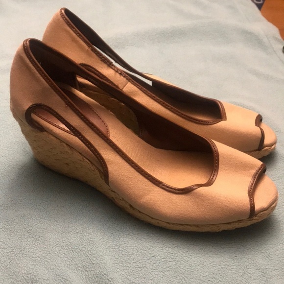 Chaps size 8B peep toe wedge heel slip on shoes - Picture 3 of 4